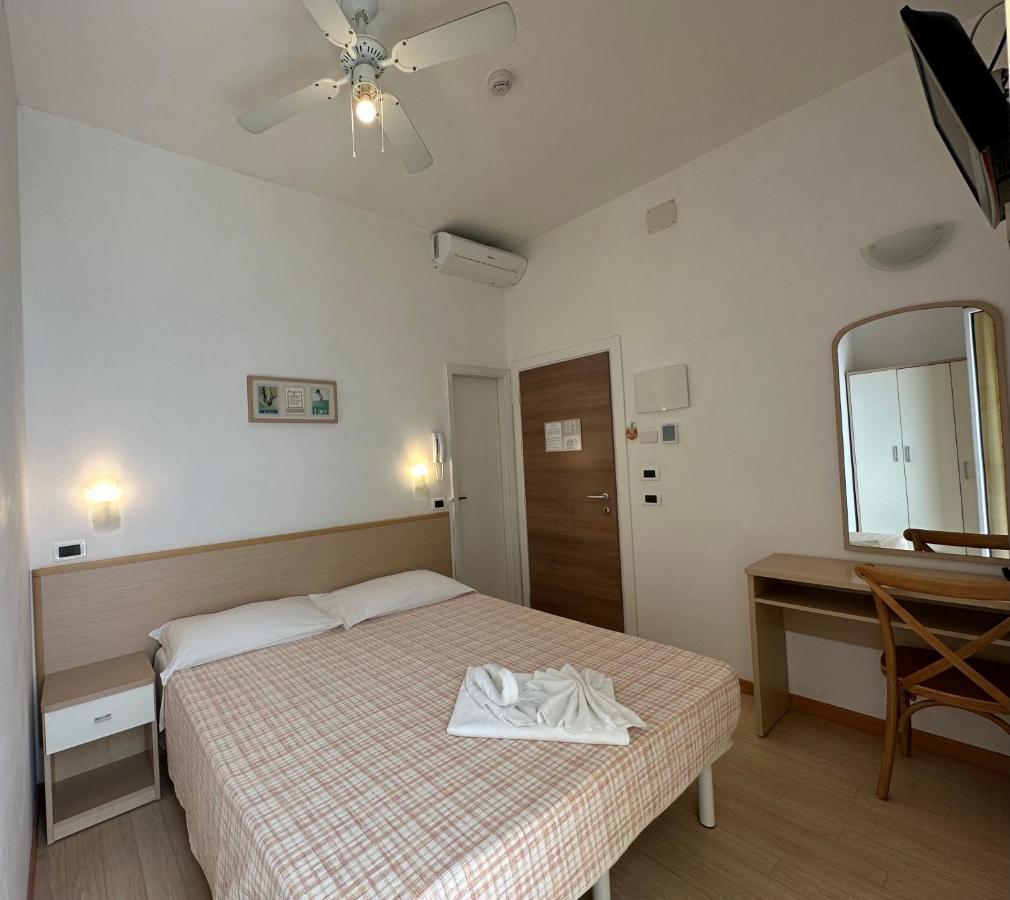 Double or Twin Room with Private Bathroom,646474446:JPEG
